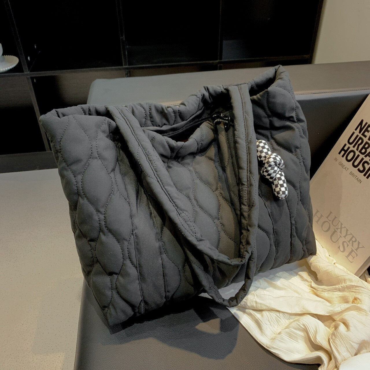 ナイロン通勤トートバッグ 大容量 女性 汎用 綾格子　ハンドバッグ ショルダーバッグ バケットバッグ 2025 軽量便携