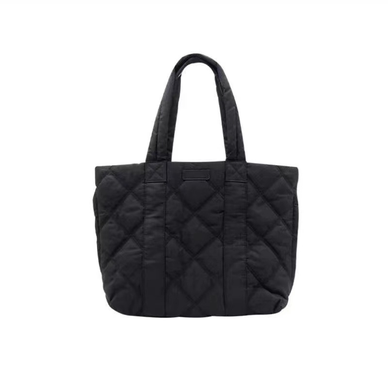 2025年秋冬ファッション 菱形キルティングダウンジャケット素材 レディースバッグ 大容量トートバッグ 通勤・買い物バッグ 大学生向けバッグ