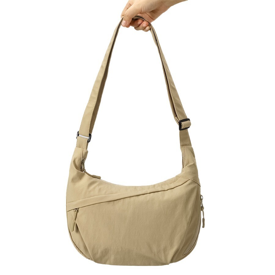 新作 レディース カジュアルスポーツ 軽量斜めがけバッグ キャンバストート 半月型餃子包み 大容量ショルダーバッグ