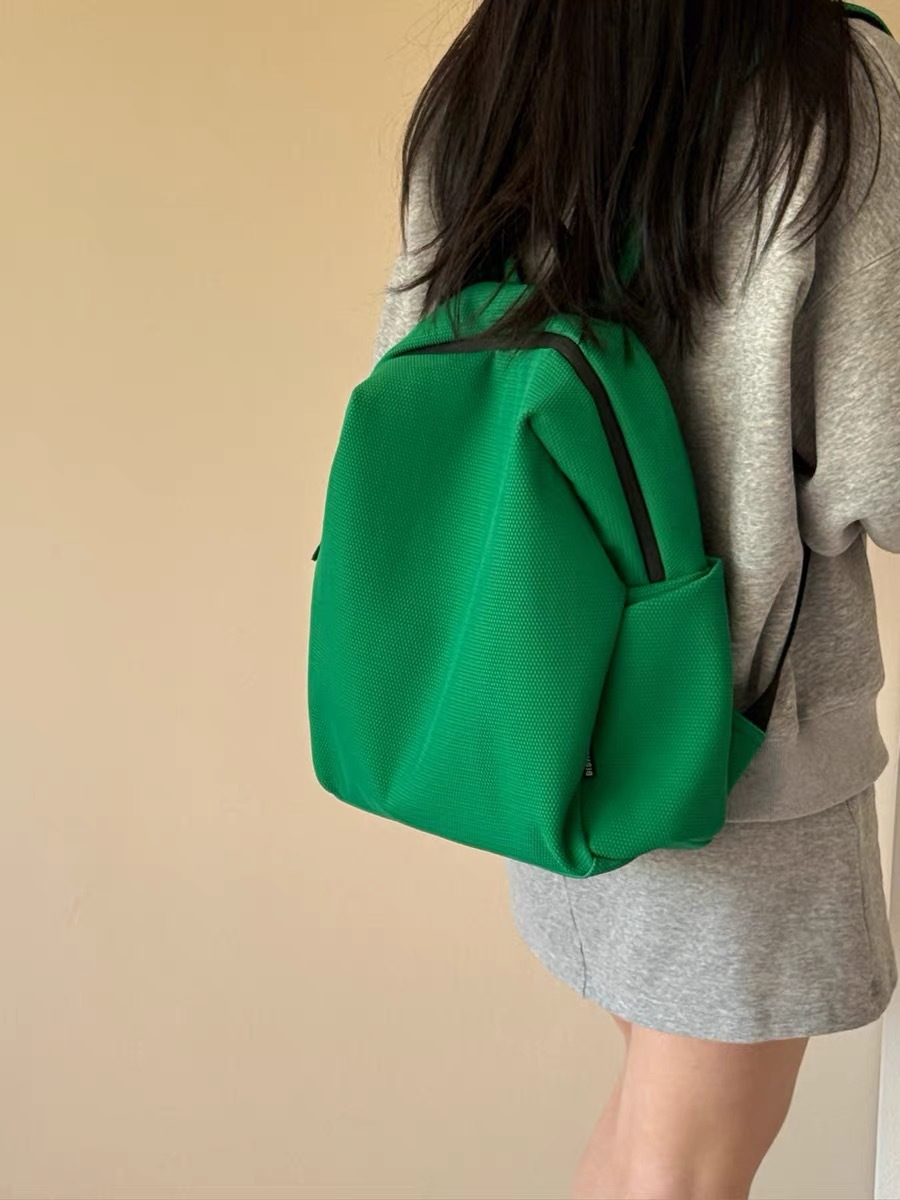 メッシュ素材のリュックサック 女性大学生 高校生 通勤通学用 シンプルデザイン バックパック アウトドア 旅行用 バッグ 女性用バッグ