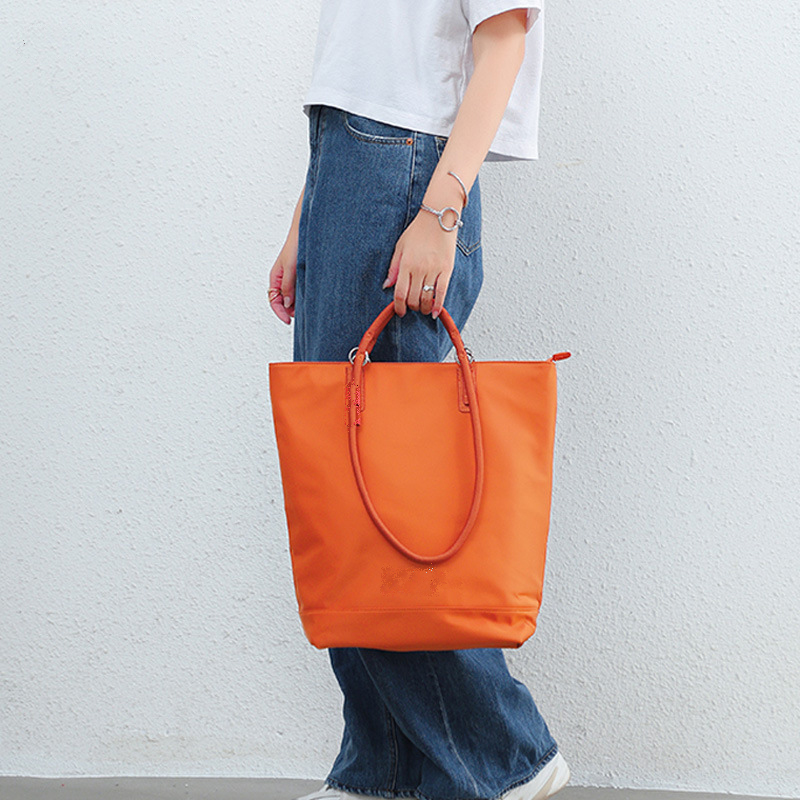 新作 軽量防水ナイロントートバッグ カジュアル大容量ハンドバッグ ショルダーバッグ 通勤手提げバッグ