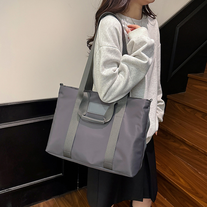 2025年 ソリッド カジュアル ショルダーバッグ 女性用 おしゃれ 通勤 シンプル PCバッグ 手持ち トートバッグ トレンド ビジネス向け