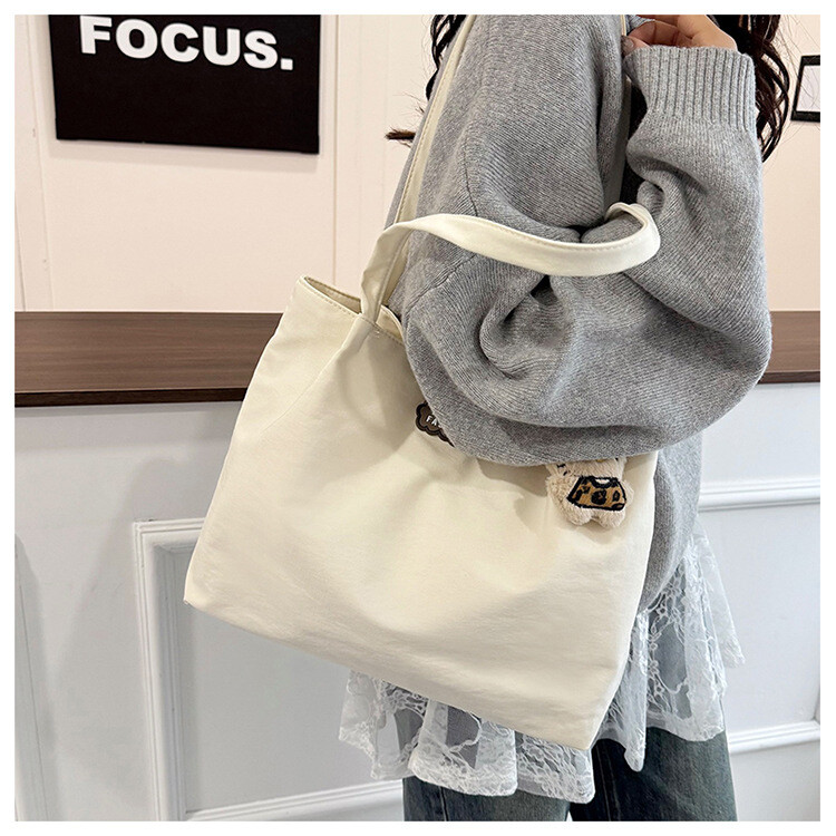 無地 カジュアル トートバッグ コーディネートやすい 女子 ショルダーバッグ ins風 大容量 学生 手提げ 通学通勤 レディースバッグ