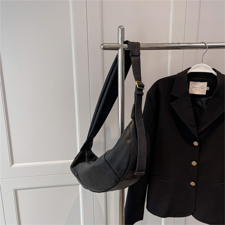 女性のレトロな餃子バッグ女性クロスボディバッグと財布PUレザー半分ムーン