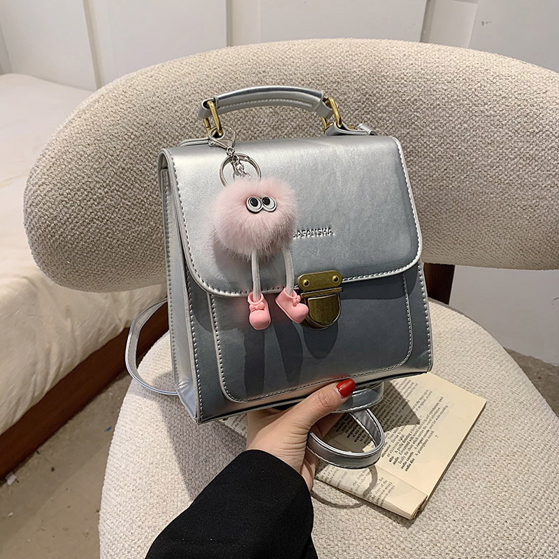 ショルダー　斜め掛け　ワンショルダー　手提げ　バックパック　高校生　少女　バッグ