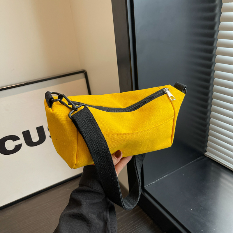 運動ボディバッグ　斜め掛け　スポーツバッグ　カジュアル　