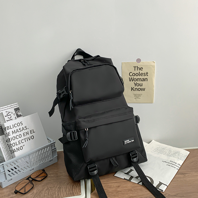 大容量　カジュアル　リュックサック　バックパック　登山バッグ