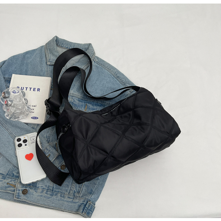 オックスフォード素材　斜め掛けバッグ　2way　ショルダ-バッグ　2024新作　大容量　通勤バッグ　カジュアルバッグ