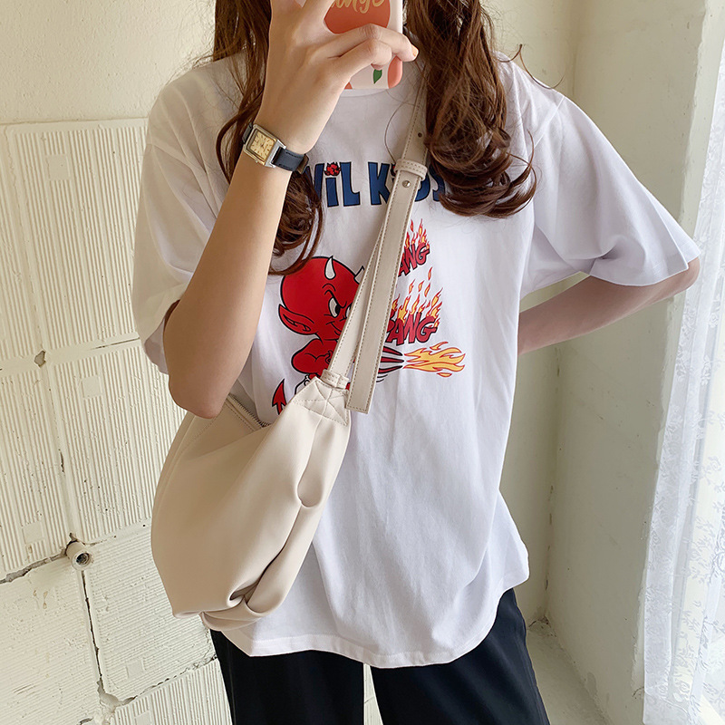 高品質　柔らかい　革　ボディーバッグ　餃子バッグ