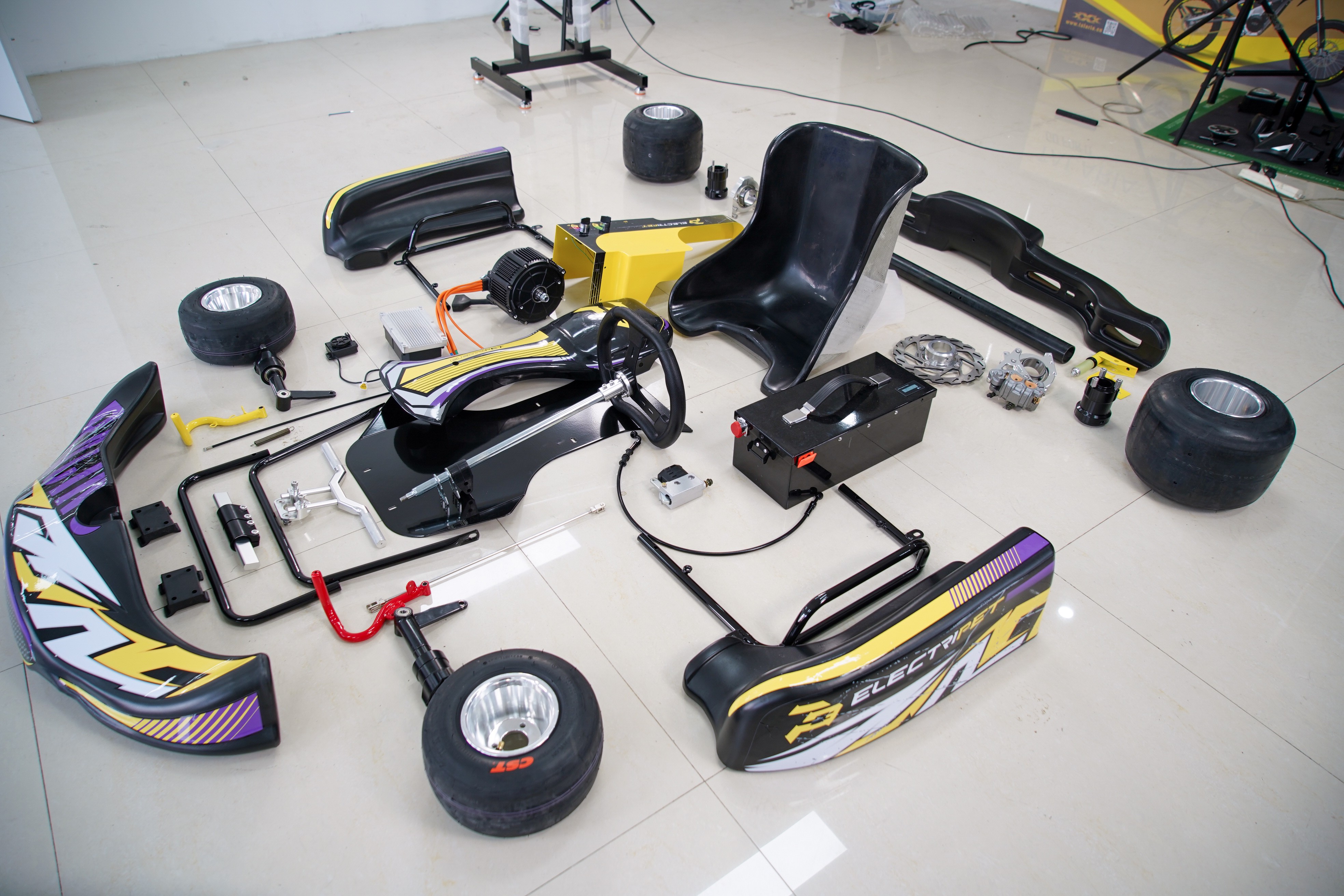 ESU F1-SE Pro Racing Electric Go-Kart – USA Warehouse In Stock, 15kW Peak Power, 72V 50Ah Battery, 220N·m Torque, Boost Mode 90km/h, 2.5H Fast Charging, Off-Road/Pro Kart