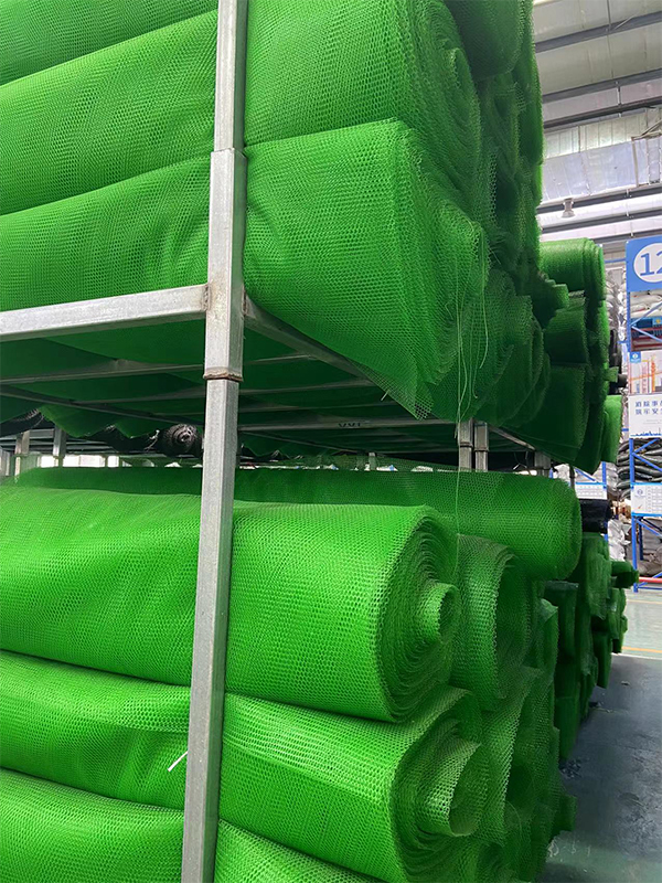 3D plastic drainage Geocomposite geonet 8mm x 6mm with long fiber geotextile