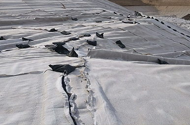 How should composite drainage networks be overlapped?