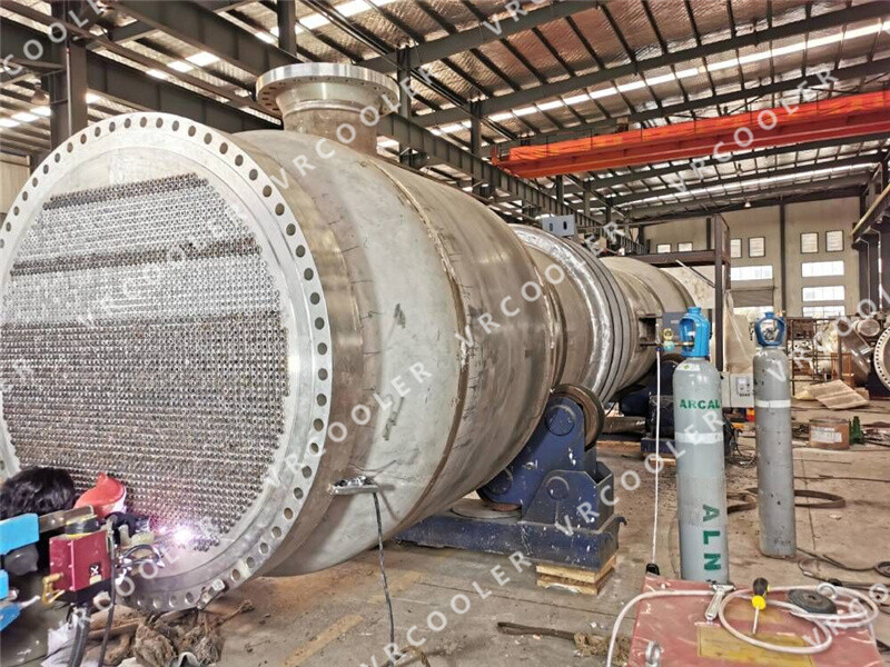 What is the working principle of shell and tube?