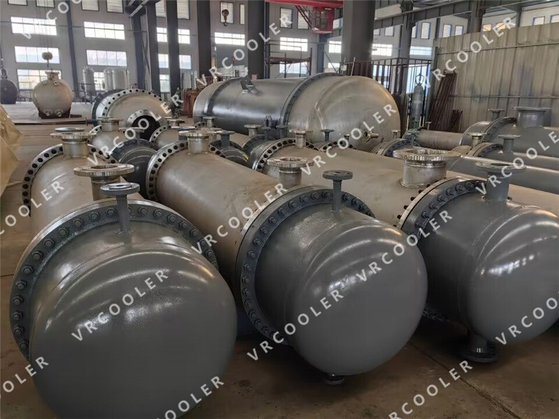 How does a shell and tube heat exchanger compare to a plate heat exchanger?