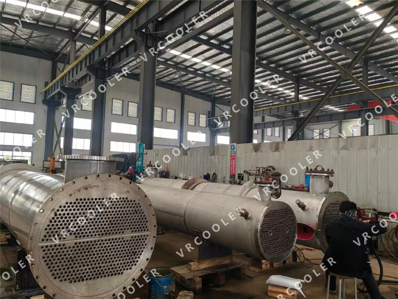 Shell and Tube Heat Exchanger for Gas-Liquid Separators in Natural Gas Processing Plants