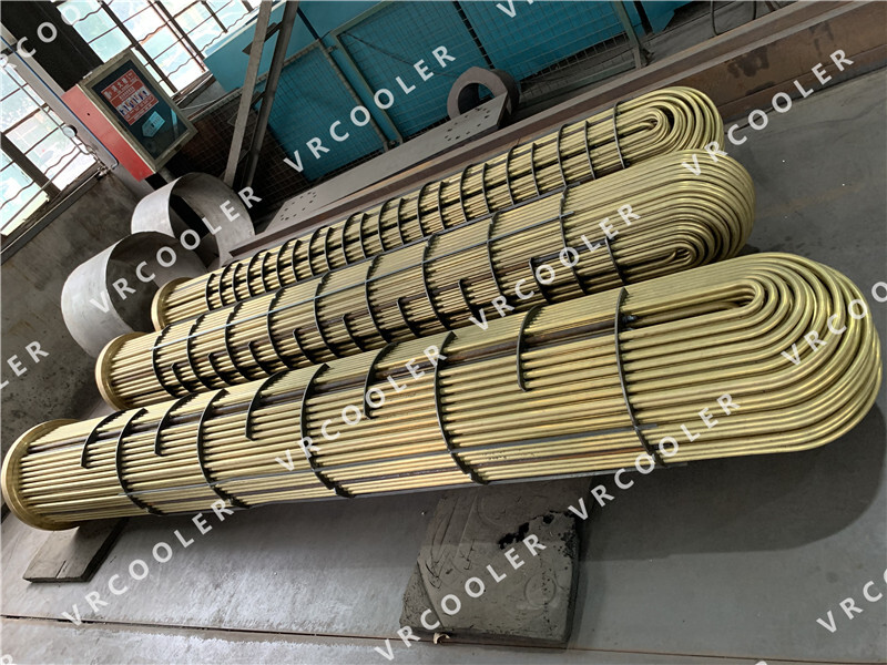 What are the Performance Differences between Different Types of Shell and Tube Heat Exchangers (e.g., U-tube, Straight Tube)?