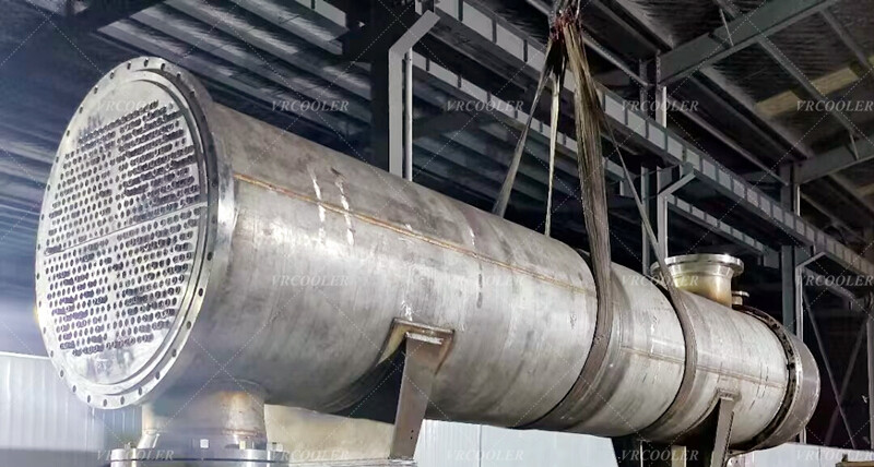 Shell-And-Tube Heat Exchanger Using Steam To Heat Fresh Water