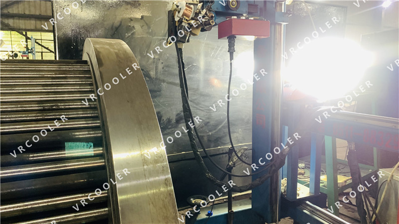 Choosing Between Standard Models and Customized Shell and Tube Heat Exchangers for Real World Applications