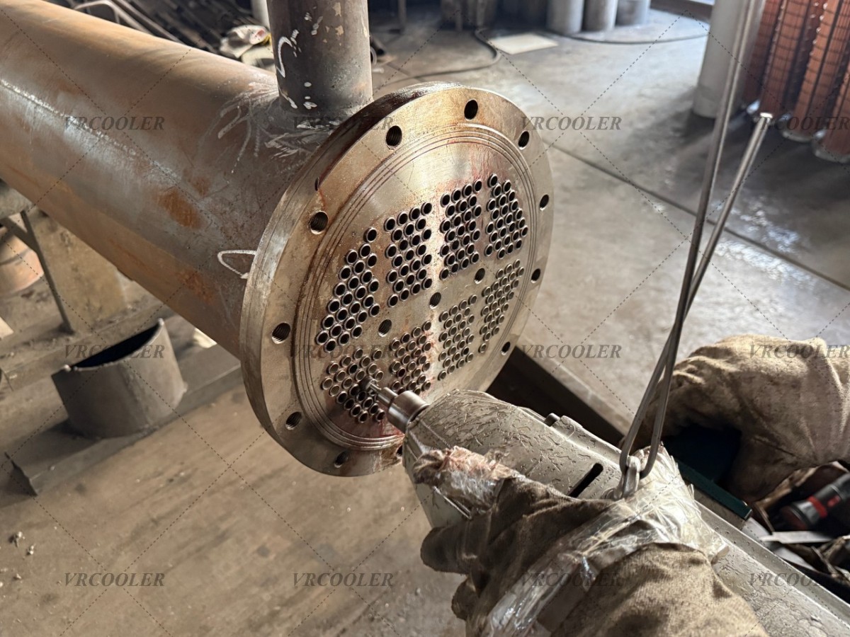 Custom Oil Cooler for Hydraulic Power Units and Gearboxes Custom Oil Cooler for Hydraulic Power Units and Gearboxes
