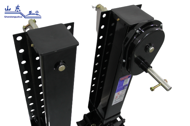 Two-axis linkage S spring foot