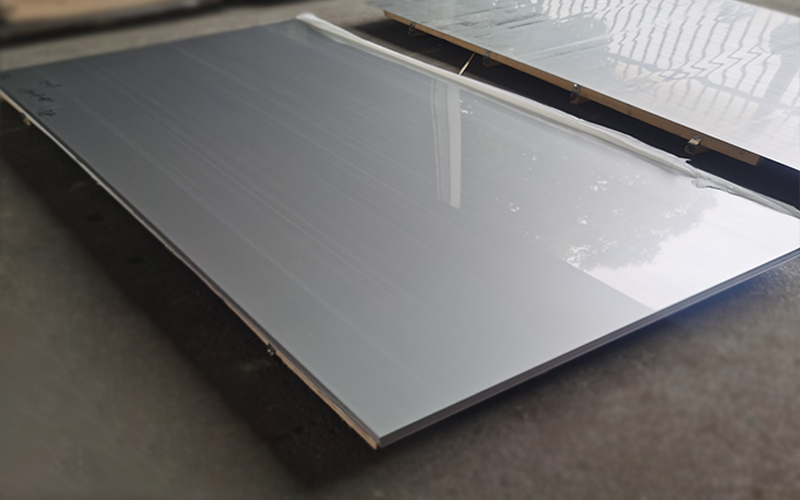 Titanium alloy plate