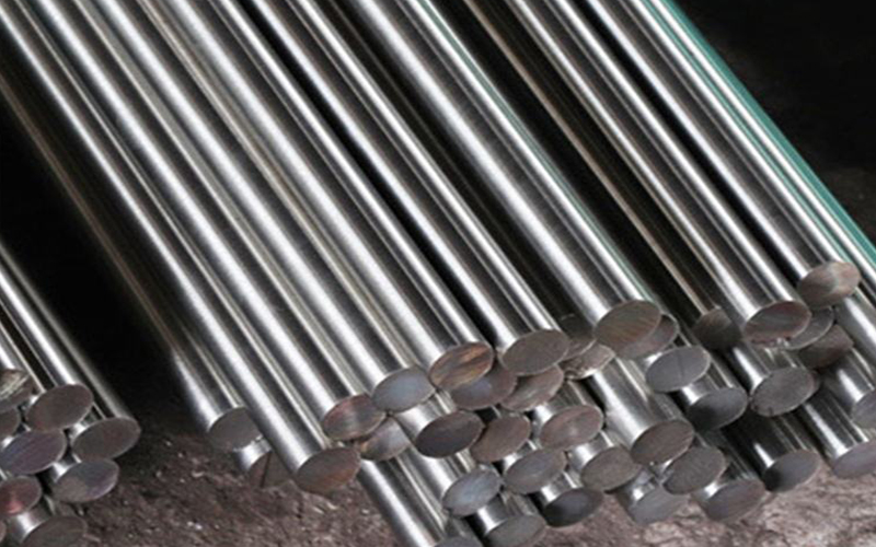 Titanium alloy bar