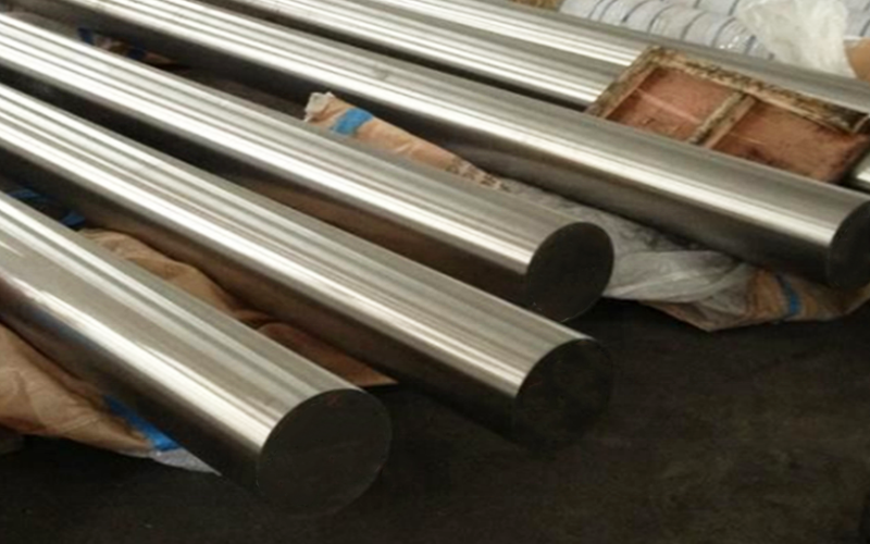 Titanium alloy bar