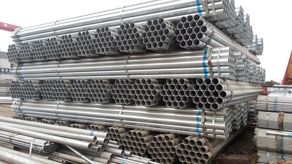  Understanding the Distinctions: Galvanized Welded vs. Seamless Steel Pipes