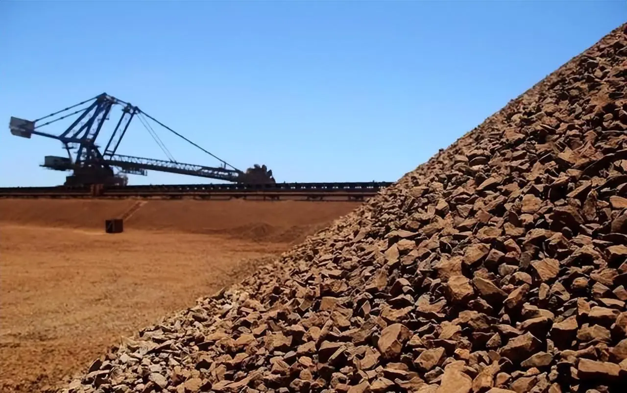 Global iron ore prices fell at the end of February