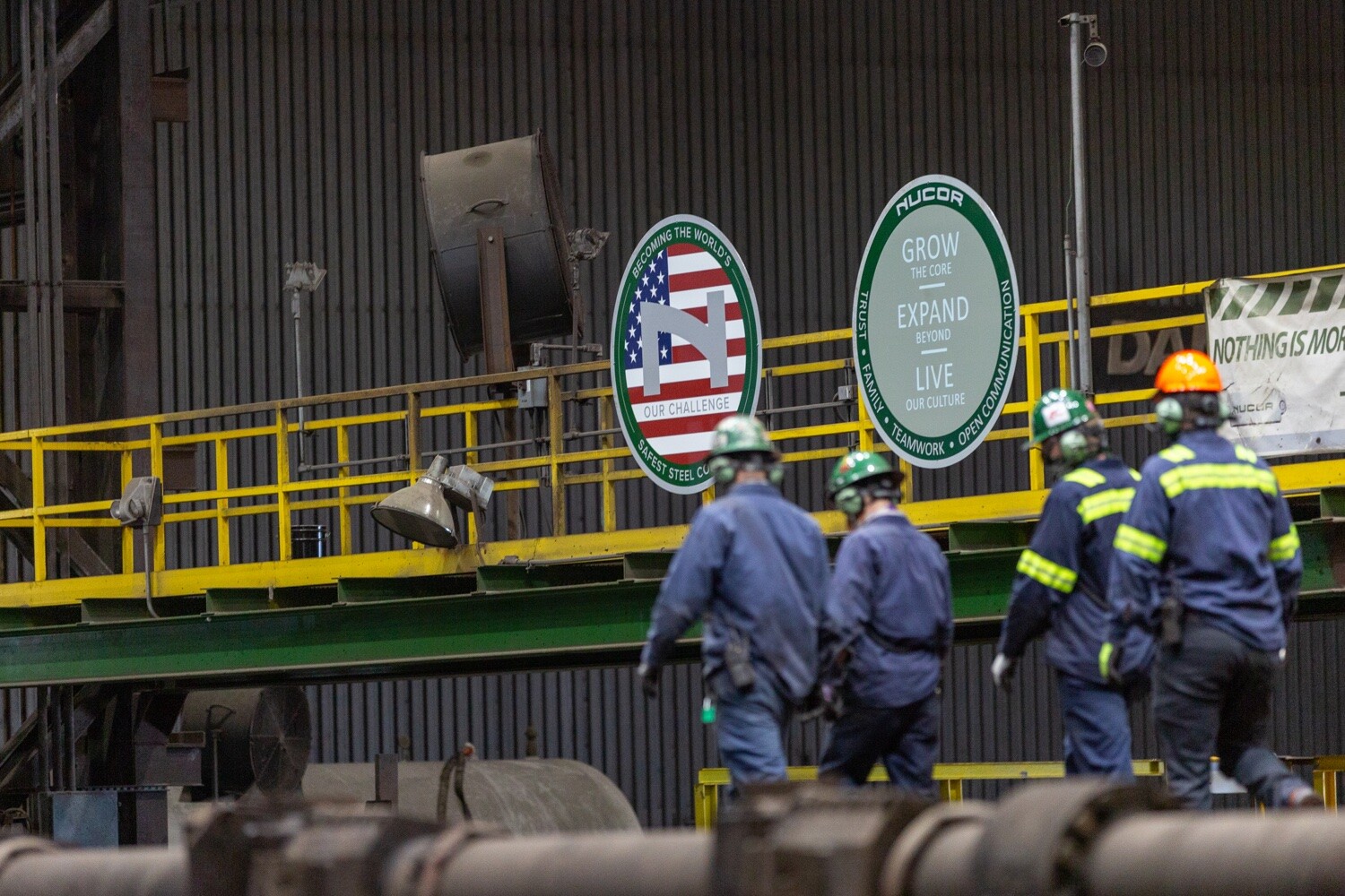 Nucor lowers hot-rolled coil prices to $875/t