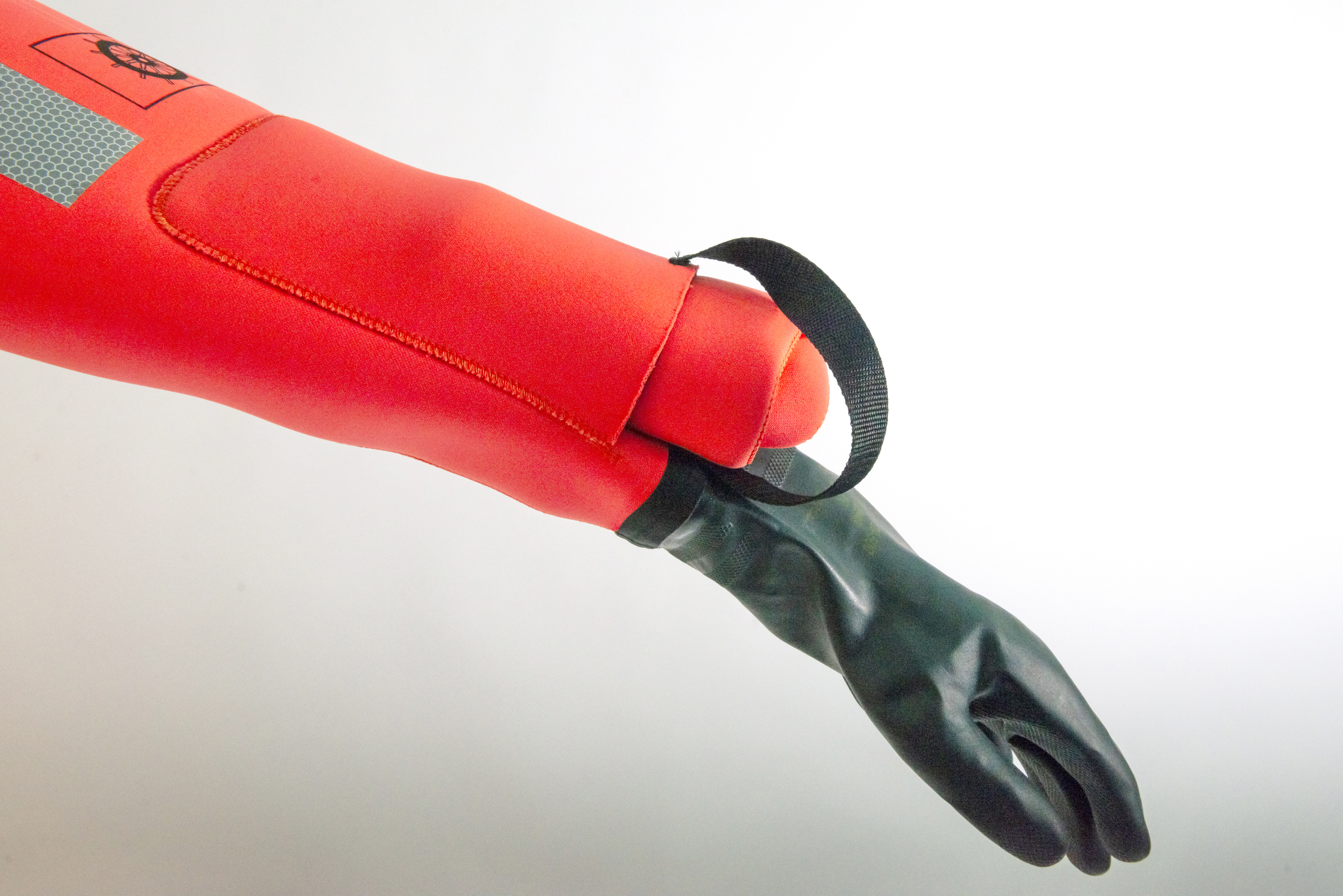 INSULATED IMMERSION SUIT