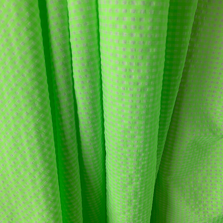 4.jpg Yunfantex Cotton Yarn Dyed Seersucker Hot Selling Breathable Check Plaid Bubble Fabric