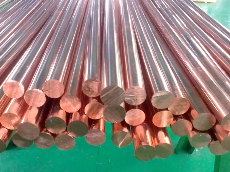 How does red copper oxidize?