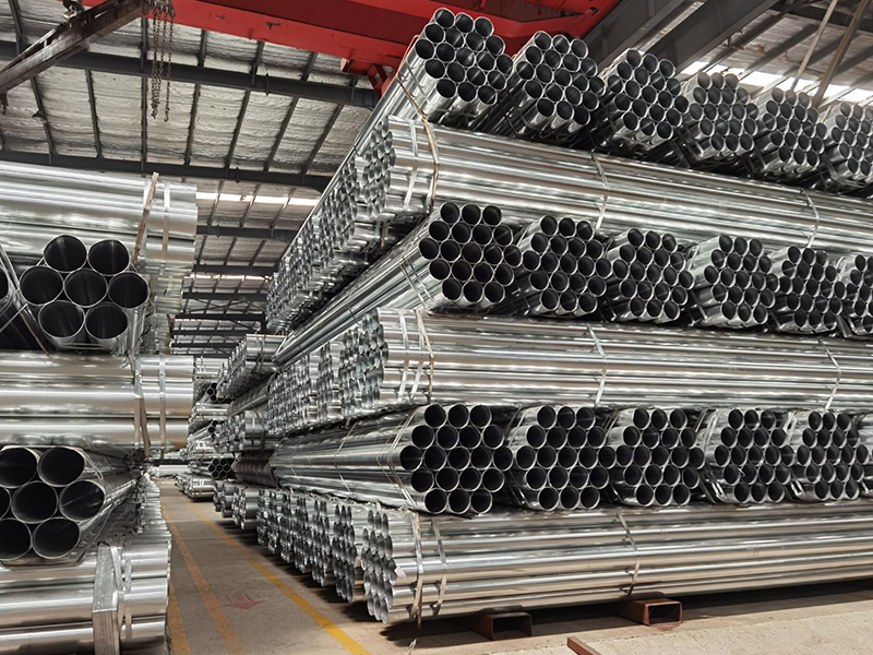 Is there a difference between seamless steel pipes and welded steel pipes?