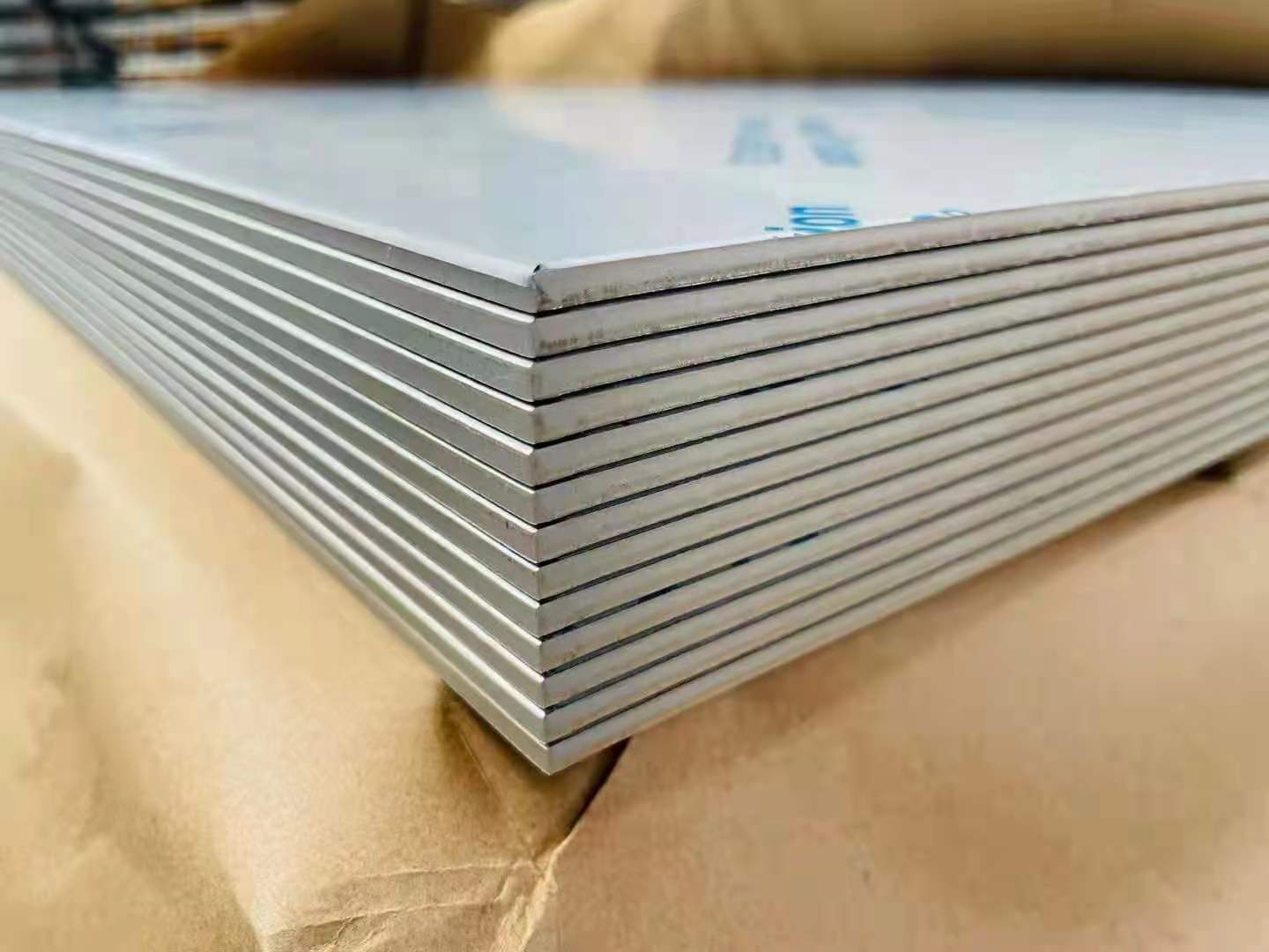Comprehensive Analysis of 310S Stainless Steel Hot-Rolled Plates: Composition, Properties, and Applications