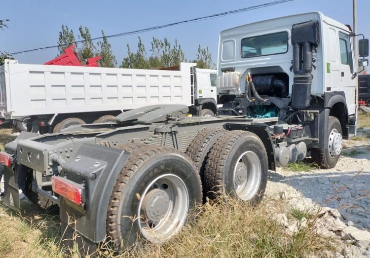 Sinotruk Howo 371/380/420/430 6x4 Tractor Truck