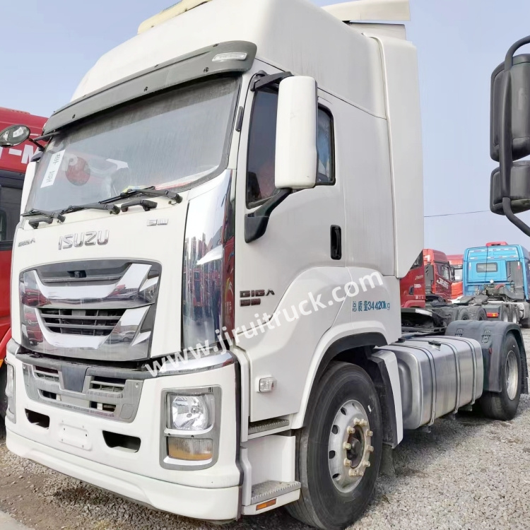 ISUZU GIGA Tractor Head 420