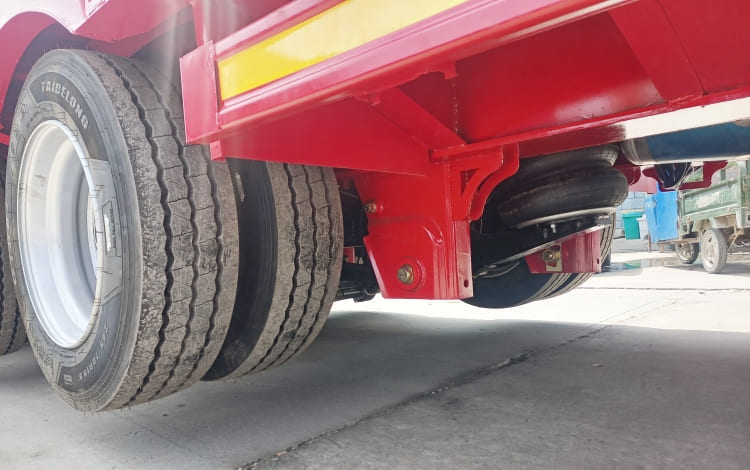 7 axle low bed trailer (4).jpg 7 Axle Low Bed Trailer with Air Suspension