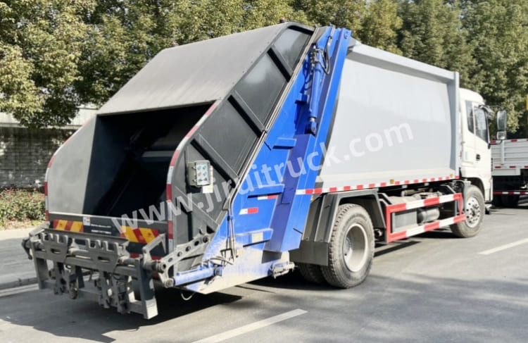 Dongfeng Garbage Truck