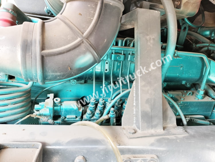 howo cargo crane truck (8).jpg