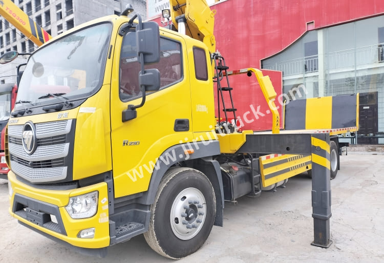 Foton crane cargo truck (2).jpg
