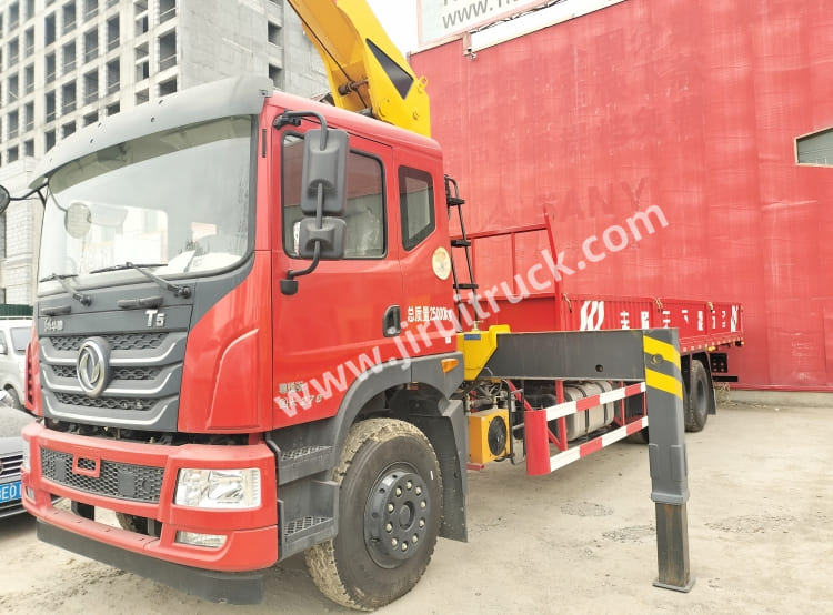 Dongfeng crane cargo truck (1).jpg
