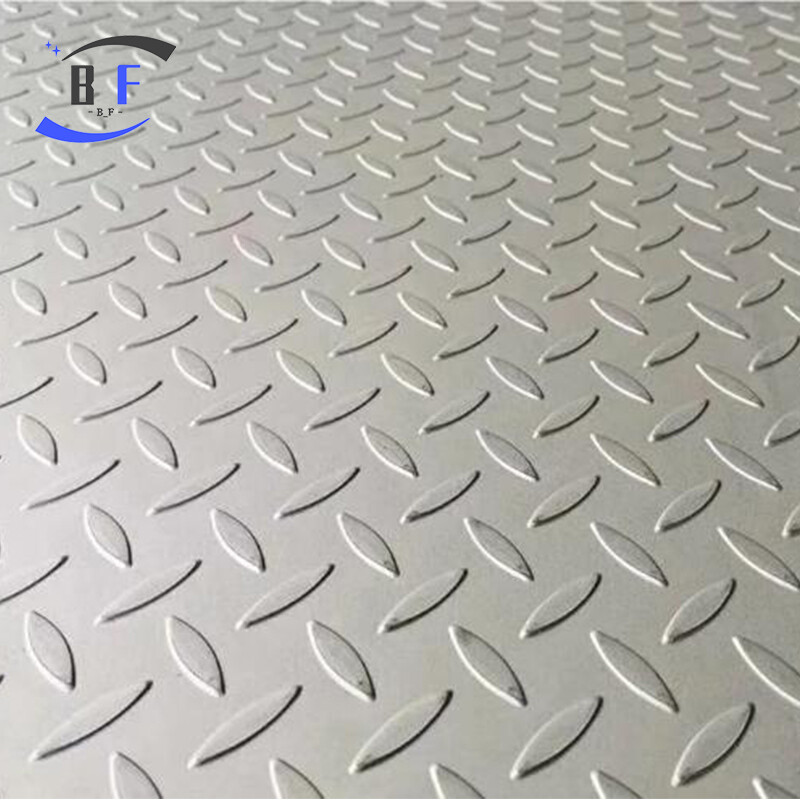 Stainless steel checkered plate
