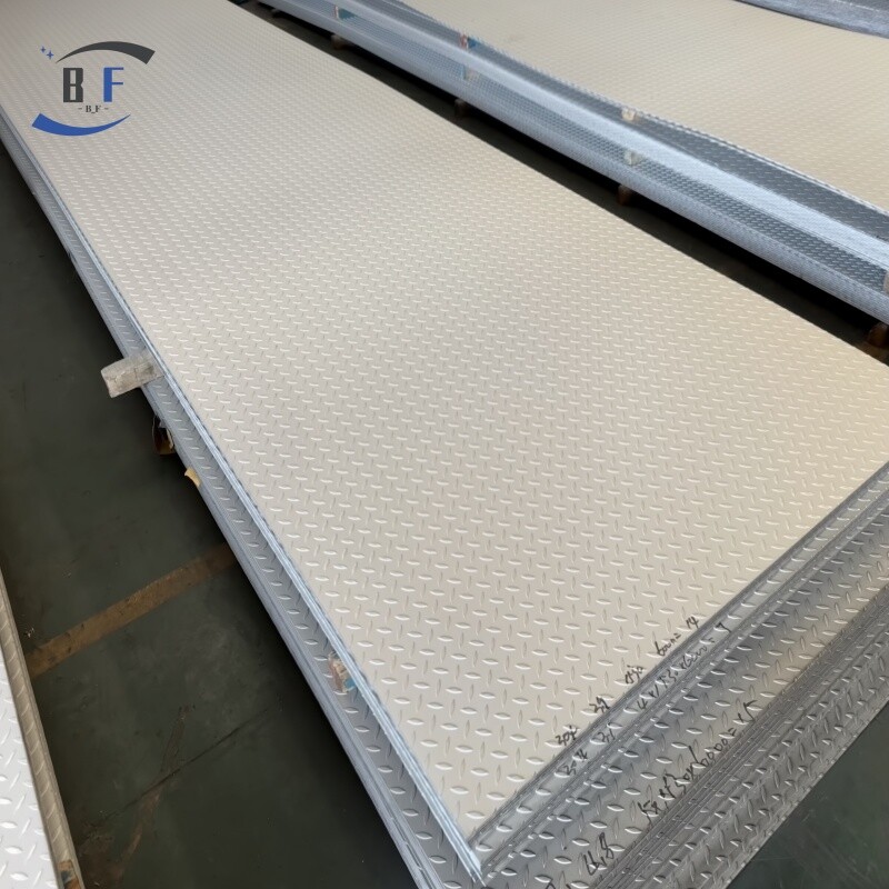 Stainless steel checkered plate
