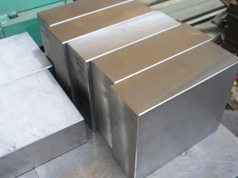 Spot H13 hot-working die-casting die steel has good toughness, plasticity and weldability, and can be cut arbitrarily