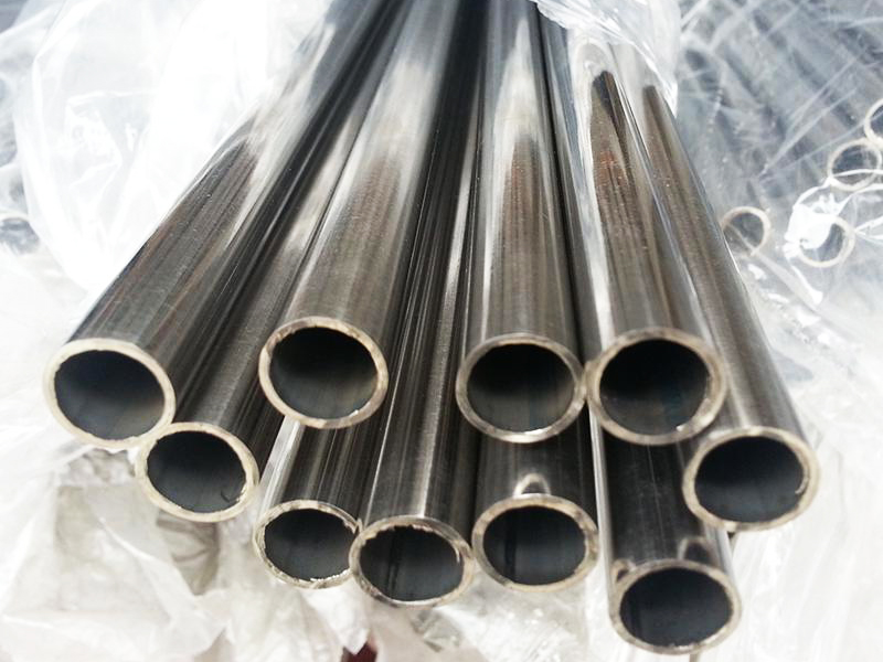 Stainless steel pipe