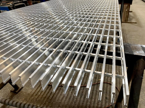 Customized by stainless steel grating plate manufacturer