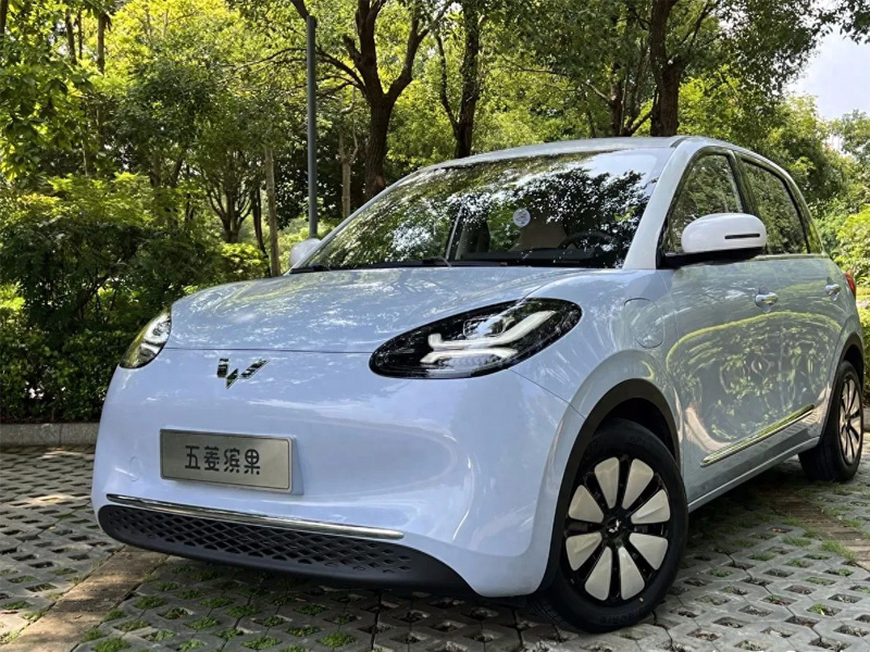 Пять бутылок Plus