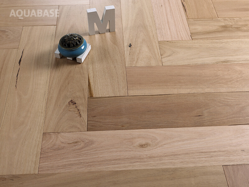 HERRINGBONE-BLACKBUTT