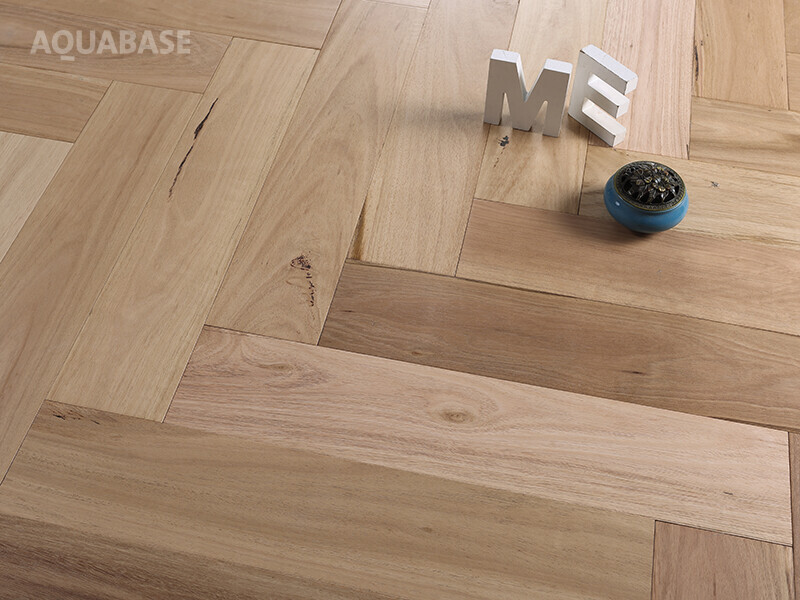 HERRINGBONE-BLACKBUTT